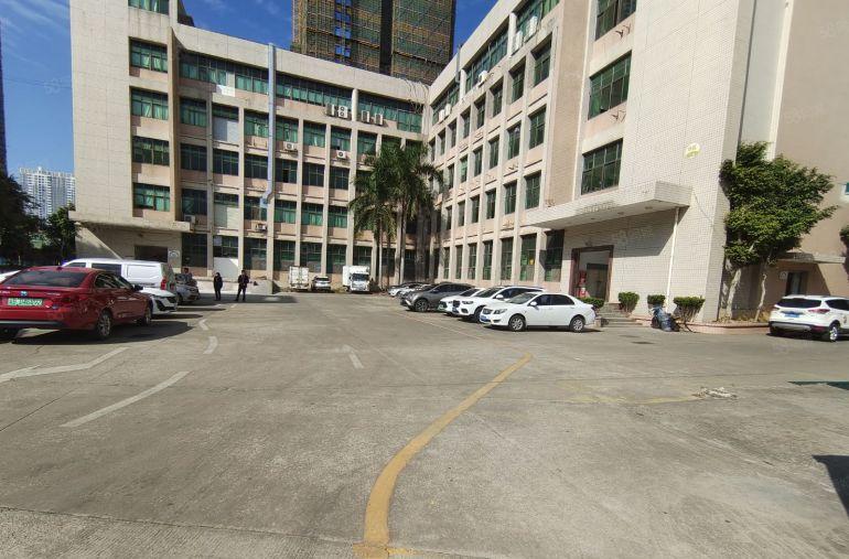 龙岗中心城地铁站附近新空出楼上500平精装办公室仓库厂房出租