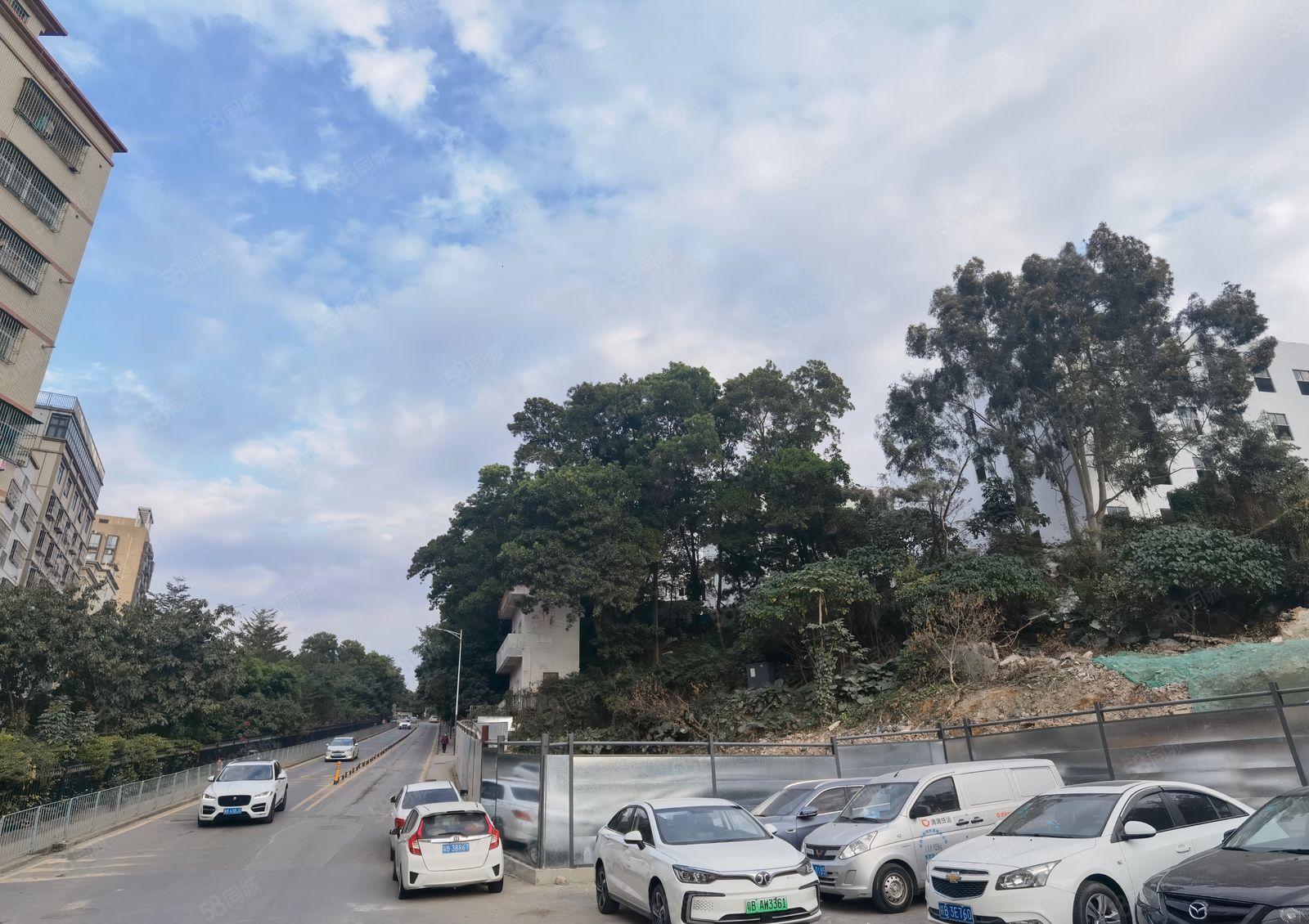 坂田雪象标准一楼3000平方，可以分租，租金46，6成使用率