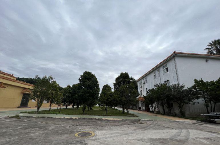 横岗地铁口花园式红本厂房2600平出租大小可分租形象好空地大