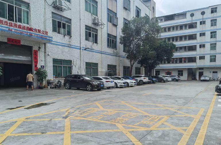 平湖独院新出一楼2100平方厂房仓库出租可分租空地大交通方便