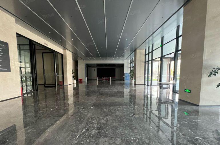 免租期一年横岗地铁口全新生产研发厂房2400平方出租带补贴