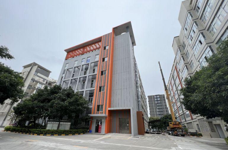 低价出深圳龙岗宝龙高新科技园整层厂房3000平方出租含税价