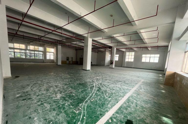 横岗六约工业园区原房东楼上2000平带现成精装修厂房出租！