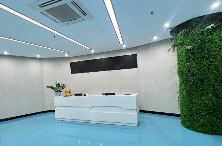 龙岗宝龙高新科技园原房东红本3楼2000平方带装修大小可分租