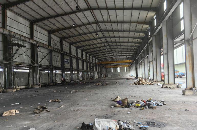 龙岗原房东7800平钢构厂房高11米带现成10顿航车主干道边