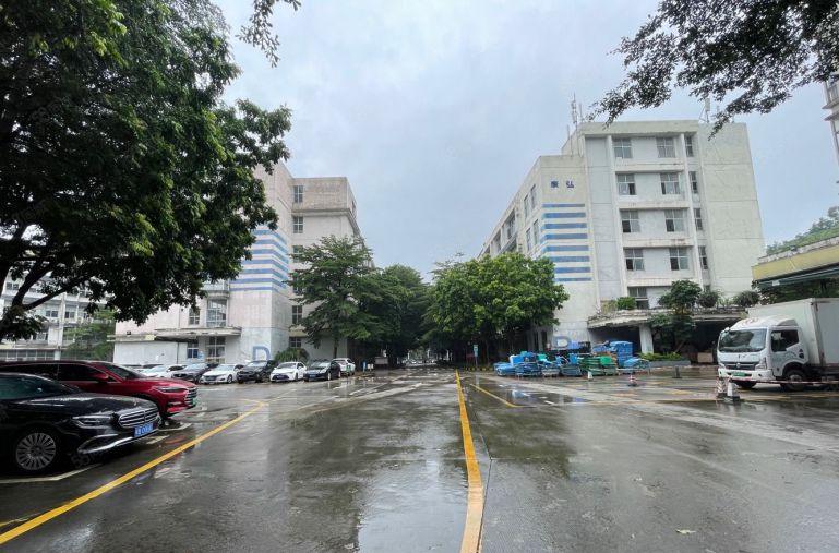 房东直租！横岗永湖地铁附近二楼三楼各2200平红本厂房出租