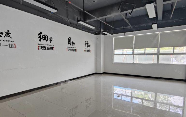 300平起租丨横岗荷坳地铁口新出2000平带装修厂房仓库出租