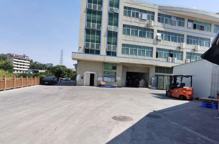 平湖木古地铁1楼2000平2楼2000平方厂房仓库出租精装修