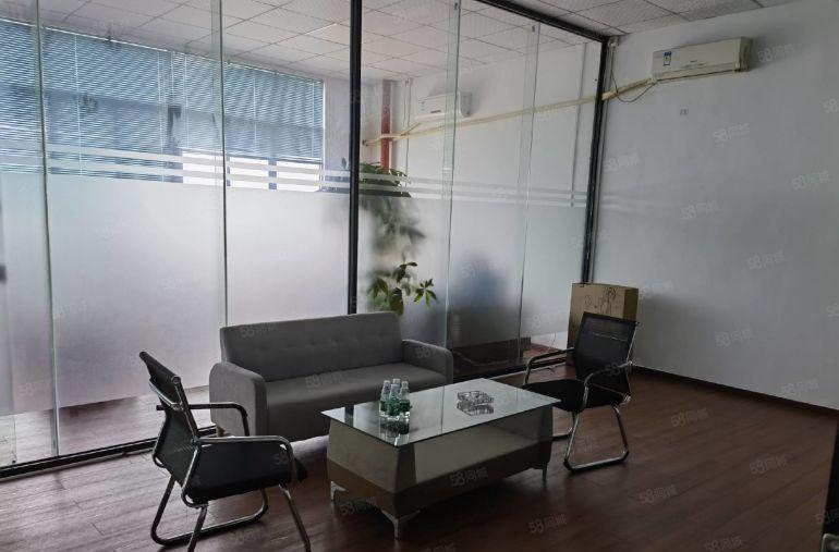 厂房出租龙岗中心城原房东1800平楼上出租，价格便宜，精装修