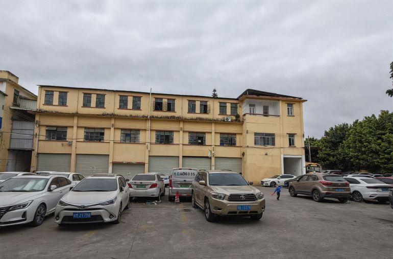 龙岗平湖富民工业区主干道边一楼450平厂房出租可分租可进货柜