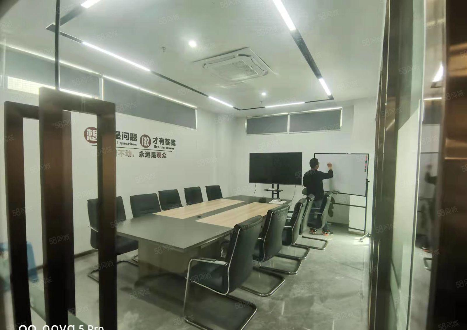 深圳龙岗坂田南坑地铁站附近2楼1200平精装办公厂房出租。