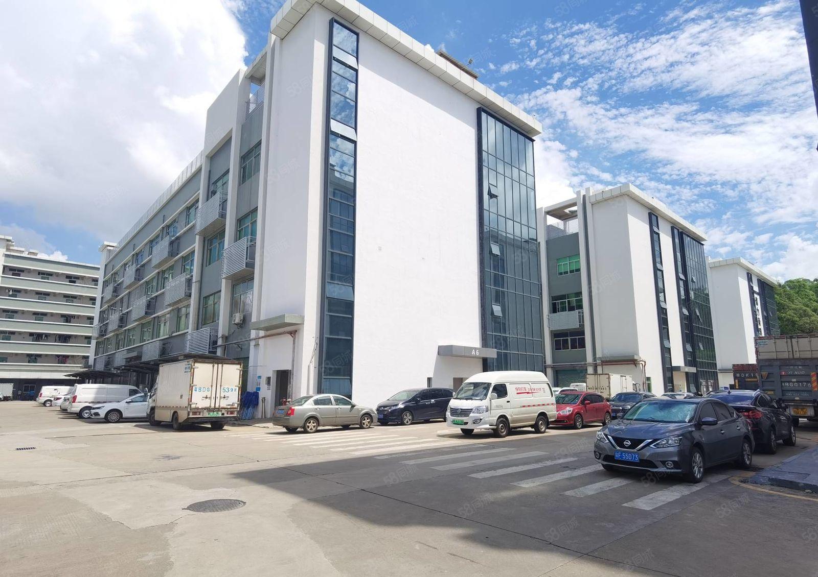 宝龙工业区新空出2楼1000平方带精装修前台和办公室厂房出租