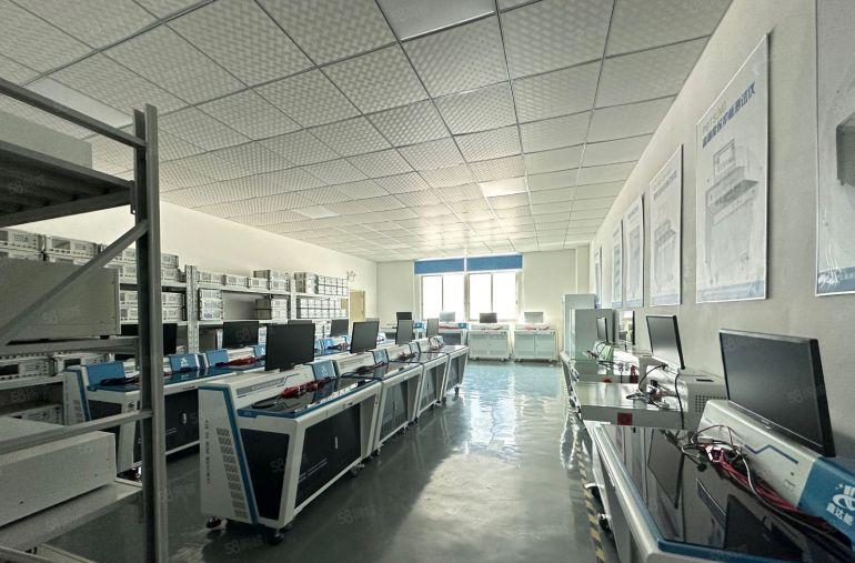 龙岗爱联地铁站旁1500平原房东现成精装修红本厂房出租分租