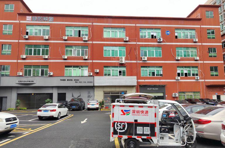 龙岗地铁口精装修电商办公室加仓库加直播间低价出租，可分租