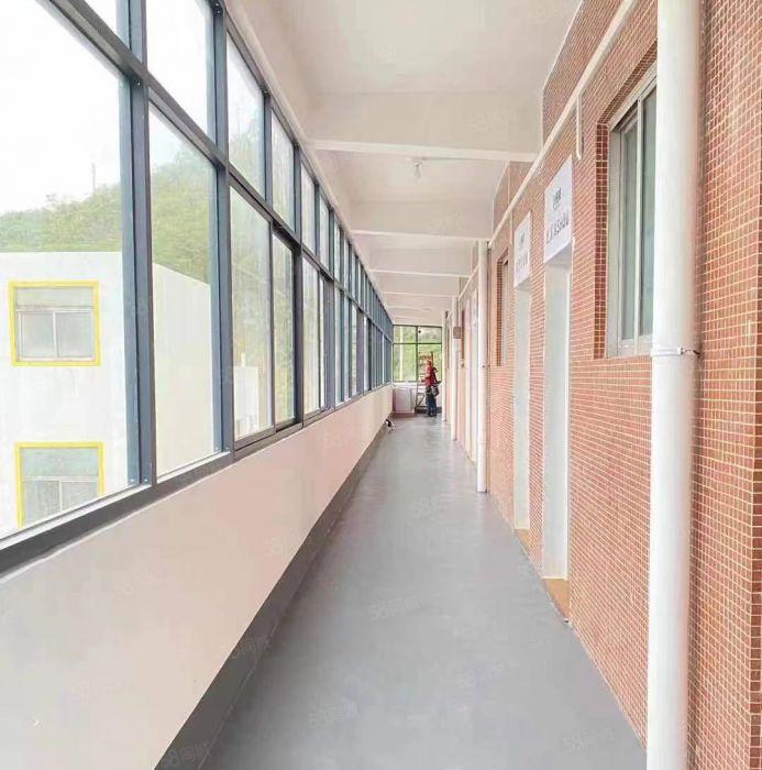 直租丨大运荷坳双地铁交通便利带宿舍带停车场可办公可分租