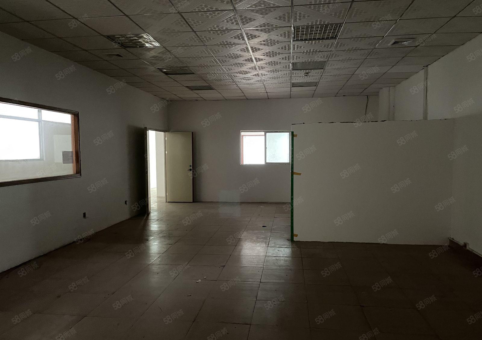 带装修三楼290平方价格实惠出租横岗坳背