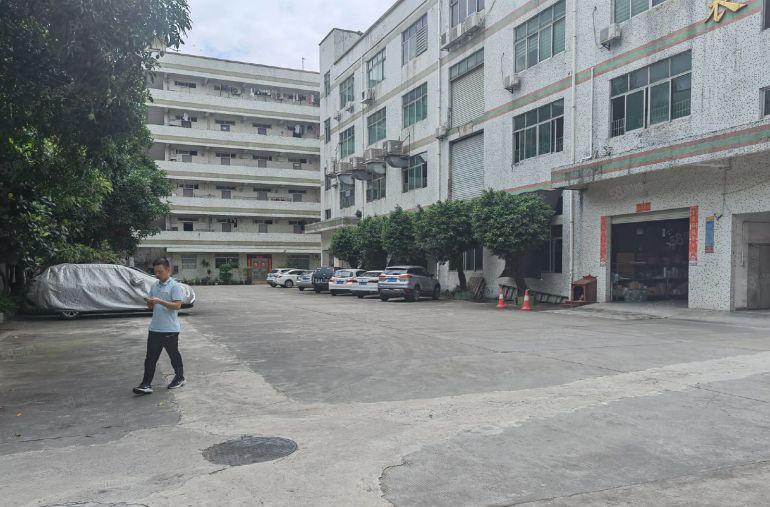 平湖辅城坳新出独院8800平方厂房出租可分租交通方便能办环评