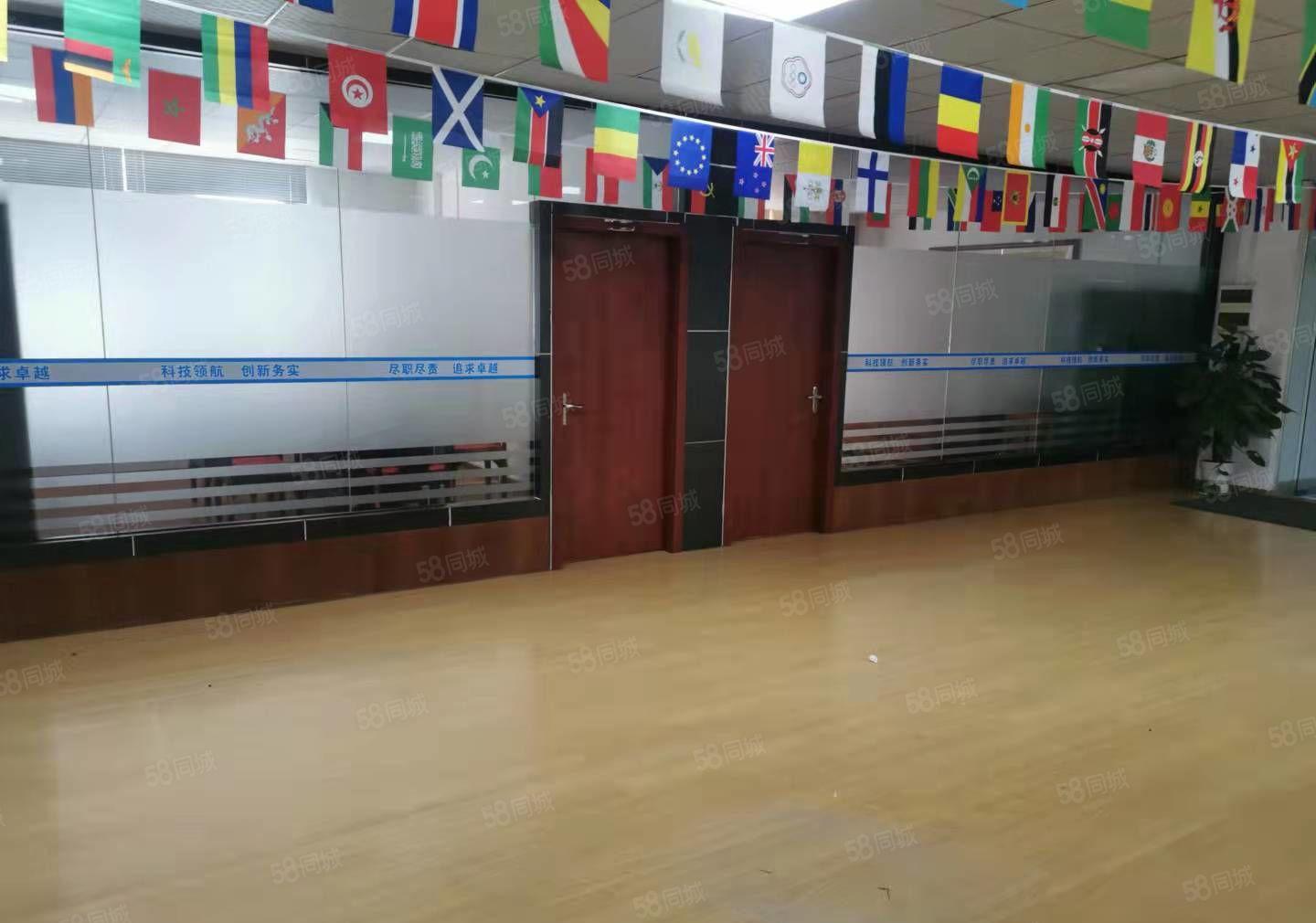 龙岗爱联嶂背楼上700平米花园式厂房带装修仓库出租分租