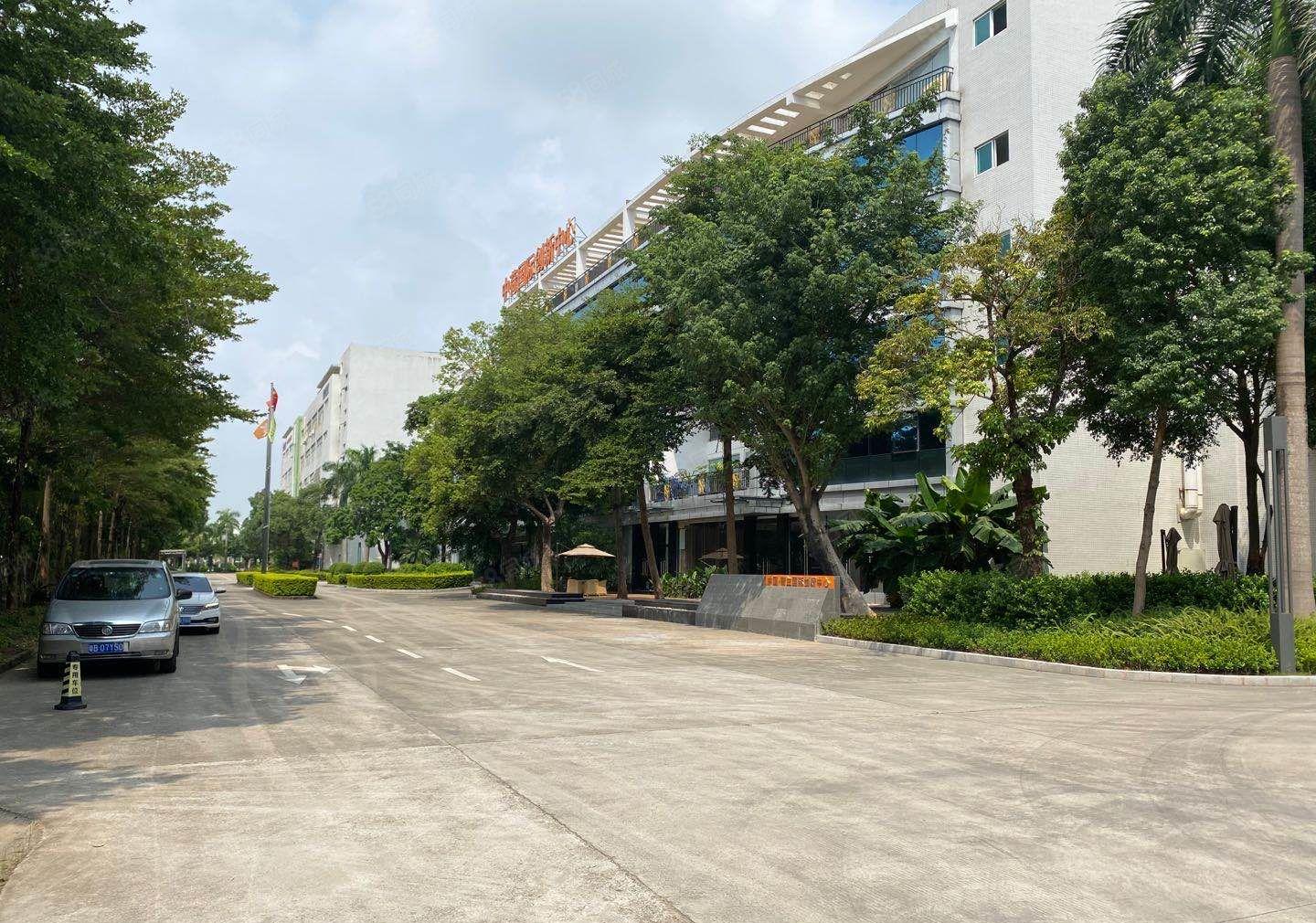 坂田上雪工业园2万平厂房出租500平分租一楼仓库有