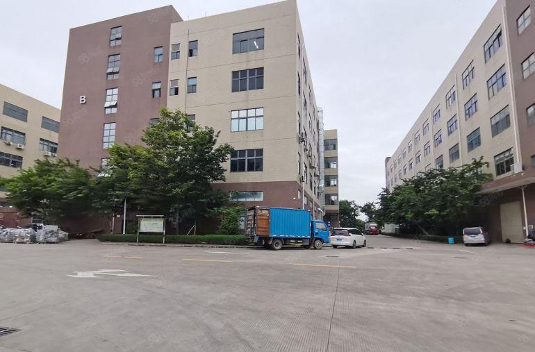 华南城地铁站附近现成装修红本厂房出租可分租空地大交通便利