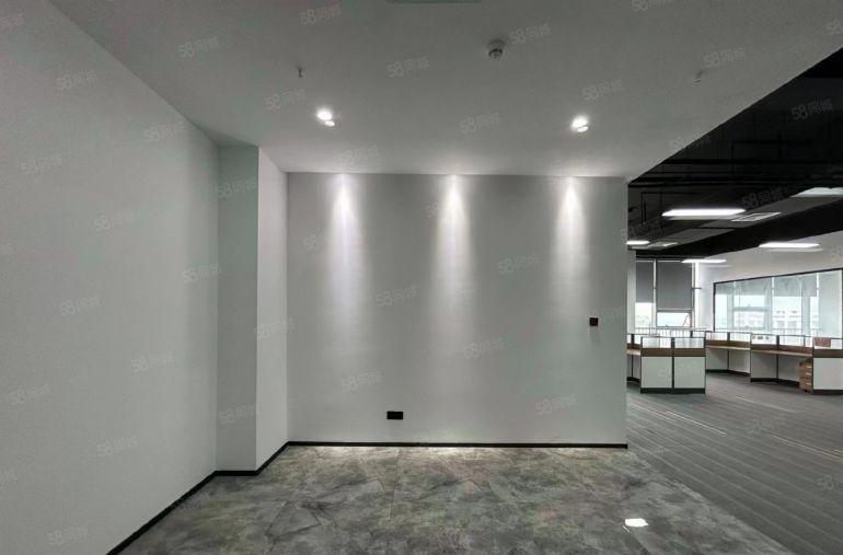 龙岗地铁口230平精美装修办公室共4个房间办公家具免费送