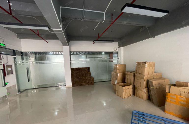 坂田北地铁站70平，165平办公室，现成装修