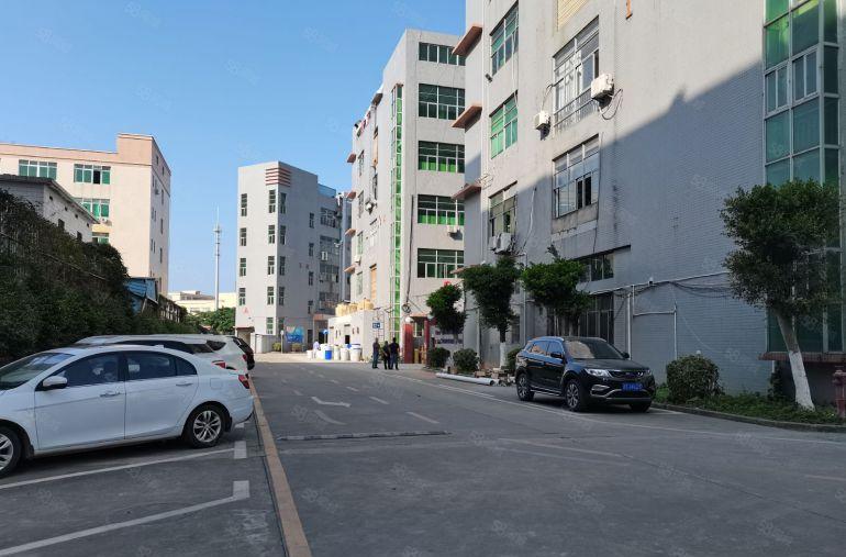 龙岗平湖禾花地铁口2000平厂房出租200起分租带红本