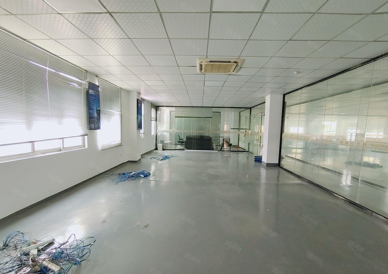 带装修龙岗爱联工业园楼上1600平厂房仓库出租空地大交通便利