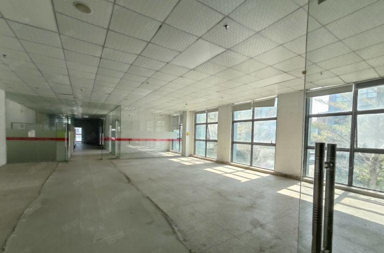 坂田地铁口1200平带精装修办公室加仓库厂房出租！