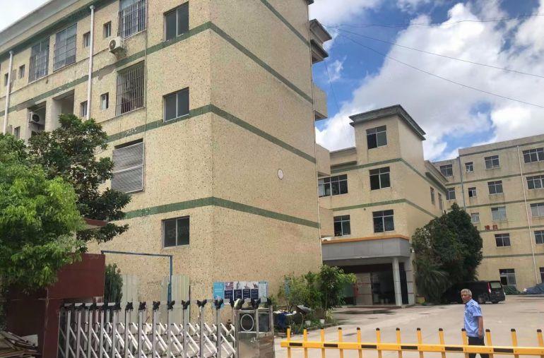 龙岗坪地中心标准厂房3楼520平带现成办公室装修