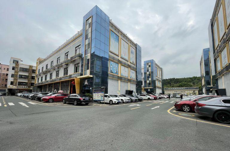 横岗四联地铁站旁电商园新出楼上300平带装修办公室出租