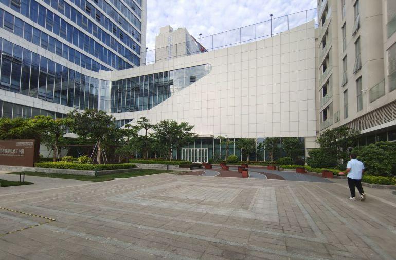 免租4月龙岗宝龙地铁口1000平整层精装办公研发科技厂房出租