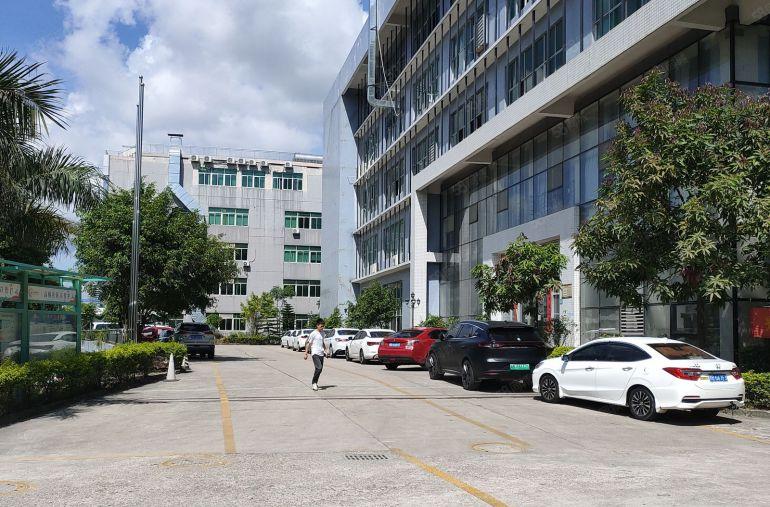 龙岗坪地中心香元排原房东标准厂房带3吨大货梯，现成水电办公室