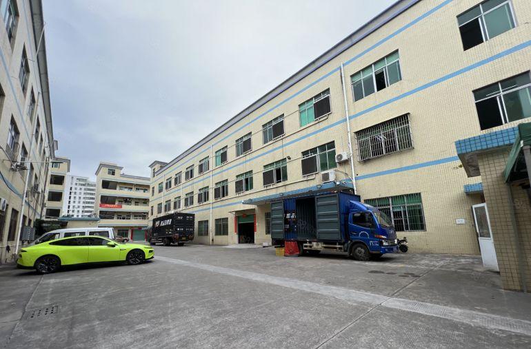 龙岗爱南路独院一楼700平方仓房仓库出租空地大好招工层高6米