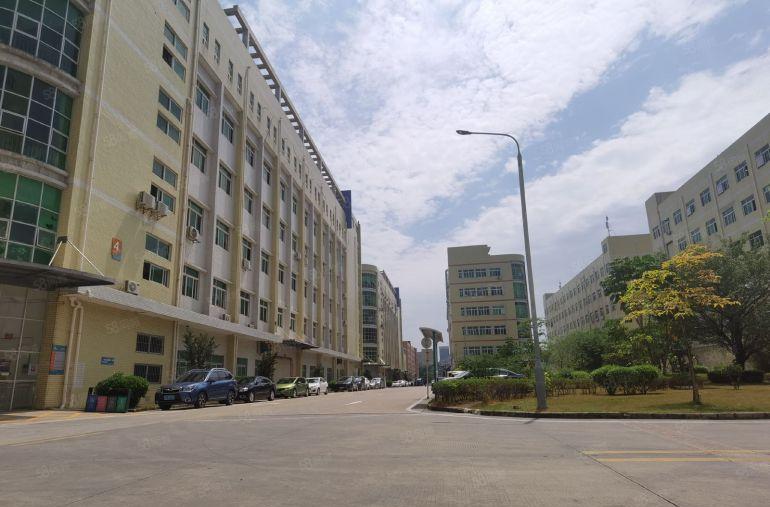 平湖华南城地铁口原房东楼上850平带装修办公仓库厂房出租