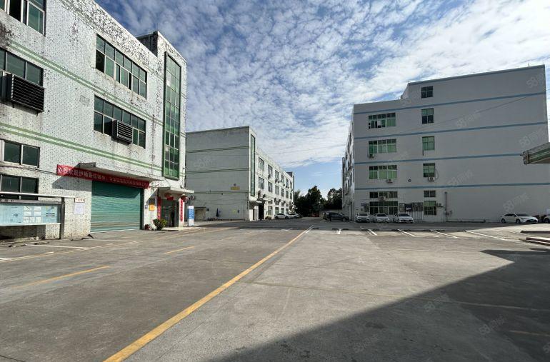 平湖华南城5000平红本厂房仓库原房东出租1000平起分租