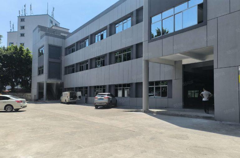 可分租平湖辅城坳新出7800平方独院厂房出租交通方便能办环评