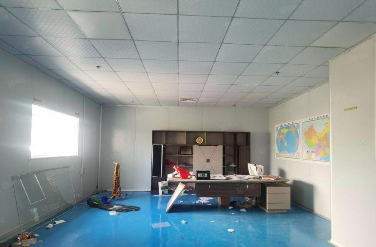 300平米起租 横岗六约地铁口新出1300平米带装修厂房出租