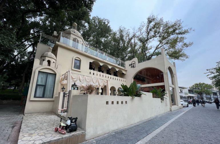 深圳个性复古研发厂房70至2000平出租写字楼餐饮音乐酒吧