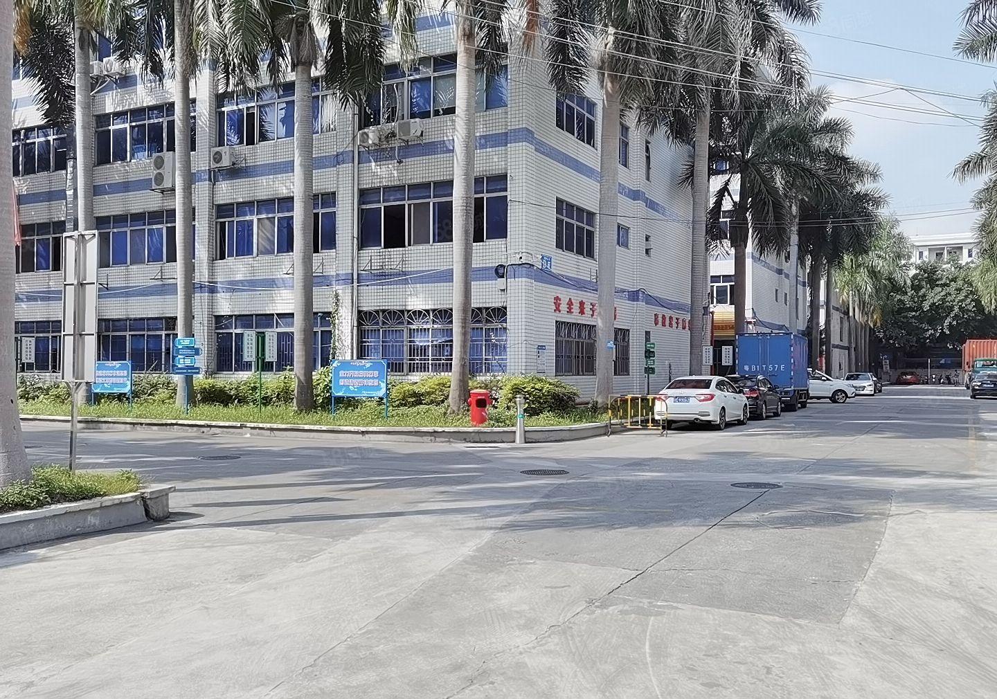 龙岗南联地铁站附近工业园楼上精装修办公室厂房550平出租