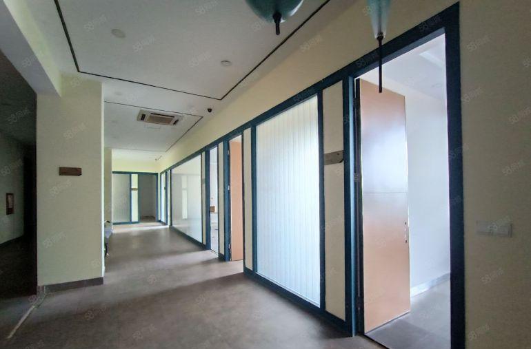 现成展厅龙岗中心城楼上1880精装修厂房仓库出租可分租