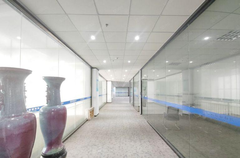 龙岗中心城地铁口工业园一楼880平方厂房仓库出租带卸货平台