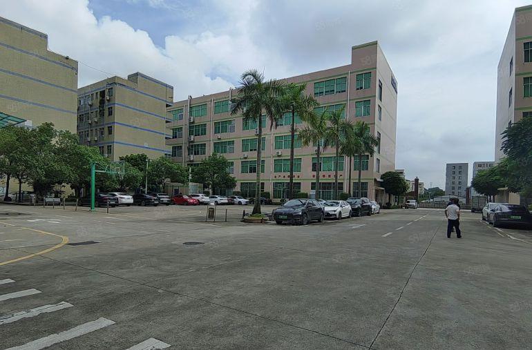 龙岗南联第五工业区新出一楼1000平方厂房仓库出租 形象好