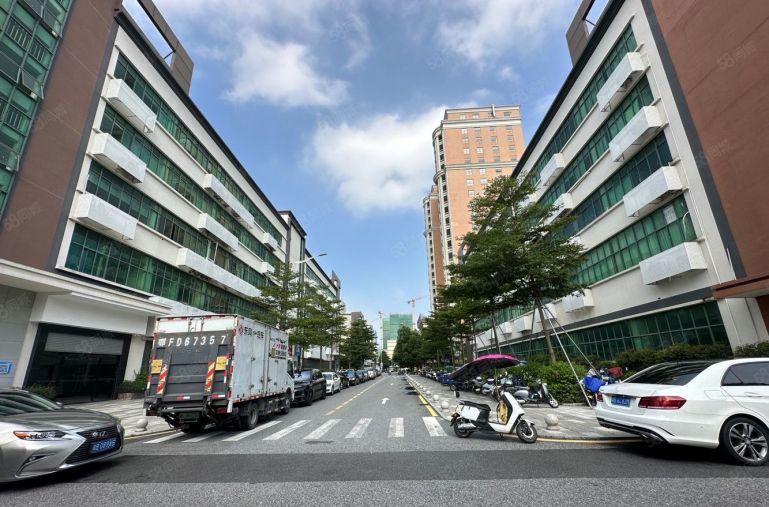 坂田岗头地铁站附近一楼和二楼单层面积3500平精装修红本厂房