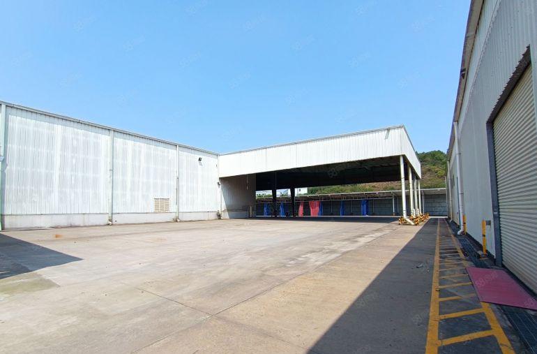 横岗地铁口钢构仓库厂房层高12米，500平起分租，实际面积租