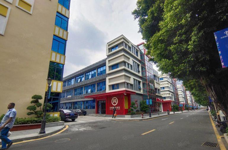 （享补贴）坂田五和3600平办公仓库低价出租，200起分。