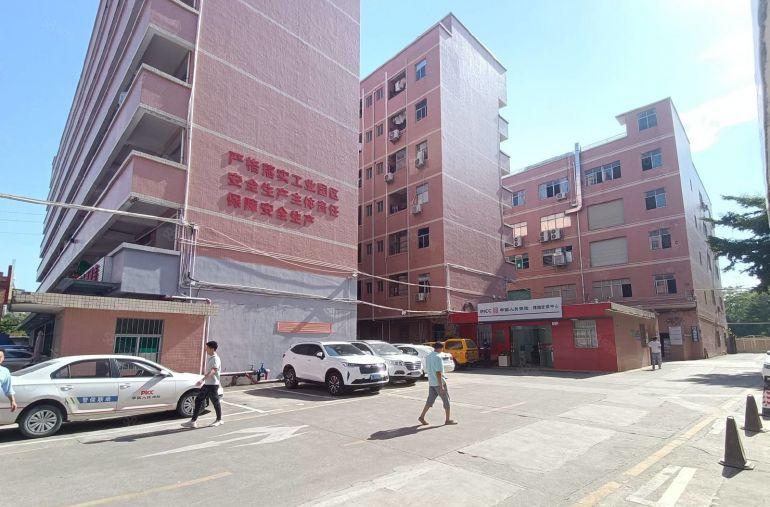 龙岗南联地铁低价出租，厂房出租二楼960平精装修水电是现成的