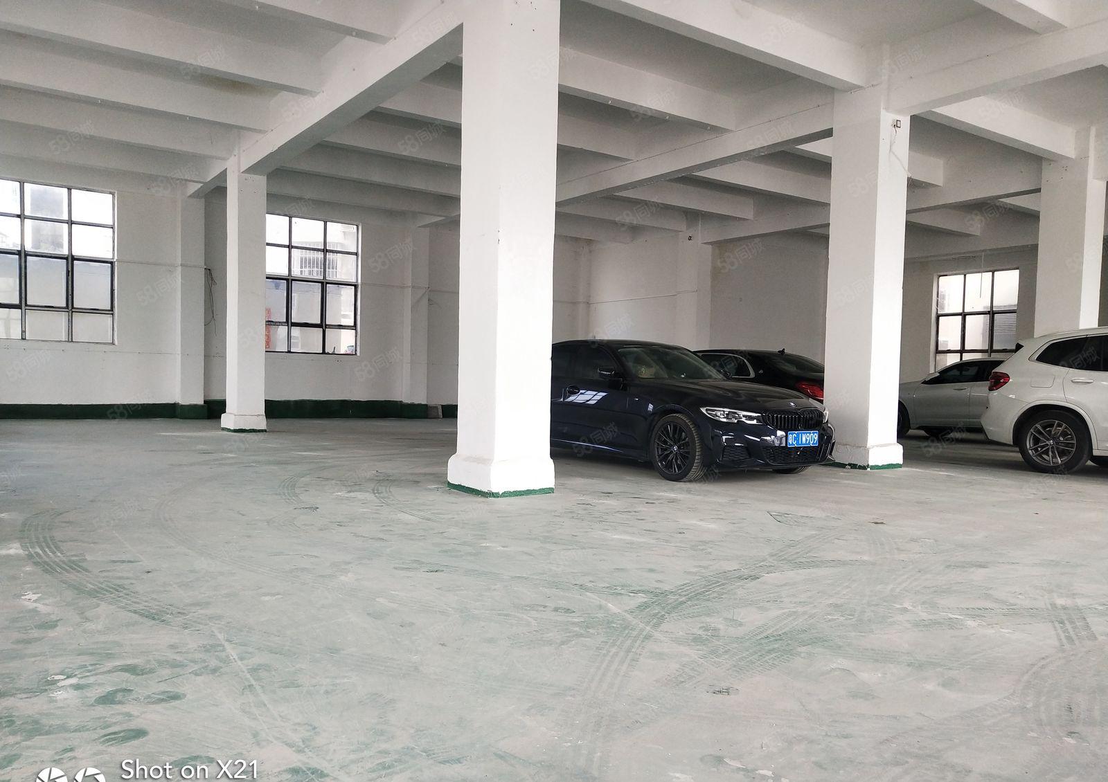 平湖华南城附近一楼厂房招租，一楼700平米