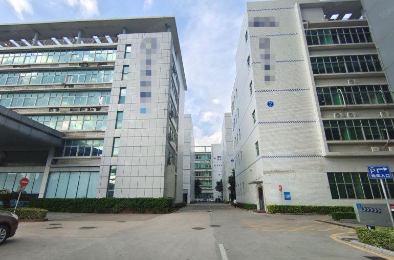 龙岗宝龙地铁站楼上800平原房东精装修办公研发设备厂房出租