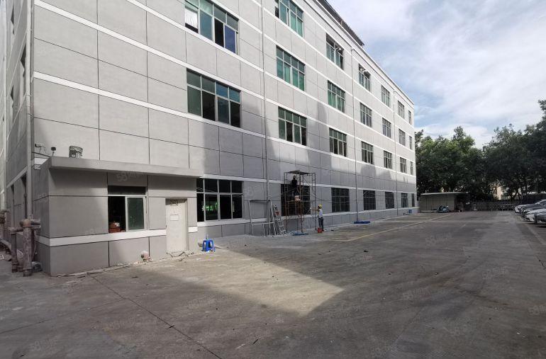 坂田地铁站附近8000平独院厂房出租报价26元有红本可分租